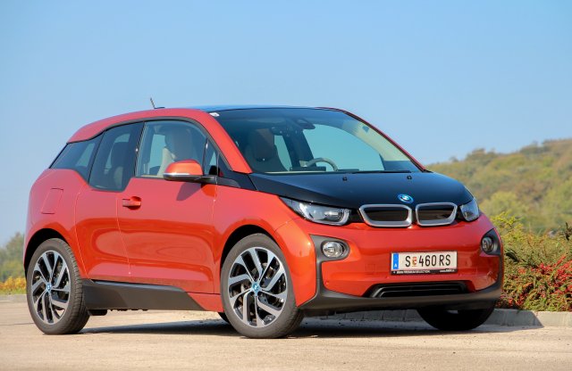 Hamarosan többet mehetünk a BMW i3-mal