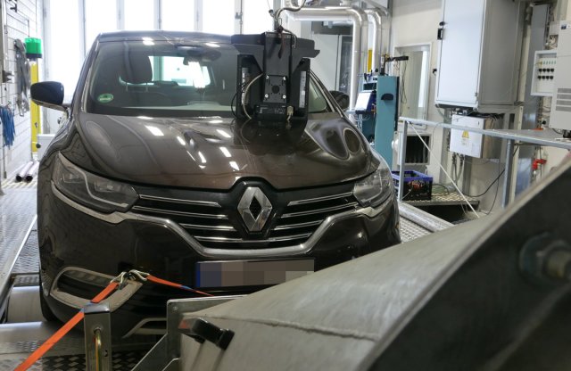 A német zöldek mindenkinek nekimennek, most épp a Renault-nak