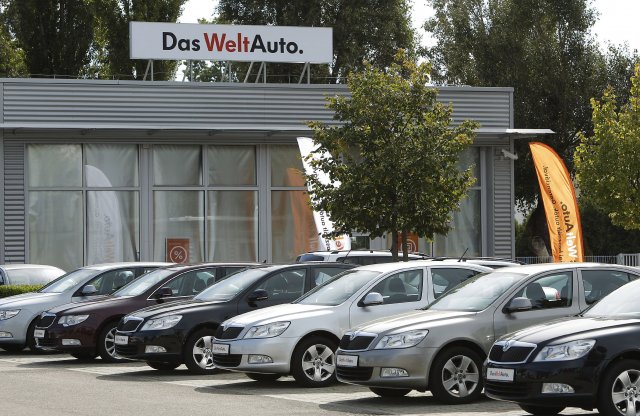 Már megint sok vén autó érkezik az országba, de van itt más is