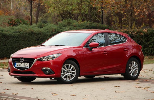 105 lóerős dízelt kap a Mazda3