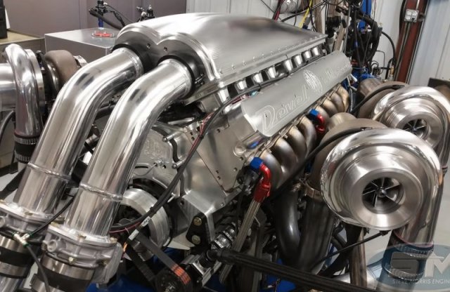 Így dübörög egy V16-os 4500 lóerővel