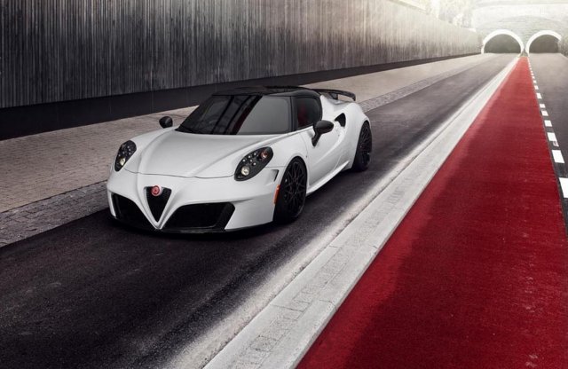 314 lóerővel és brutális külsővel érkezik az Alfa 4C