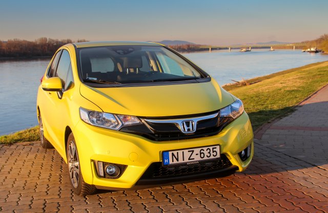 A hibrid halála? Honda Jazz teszt