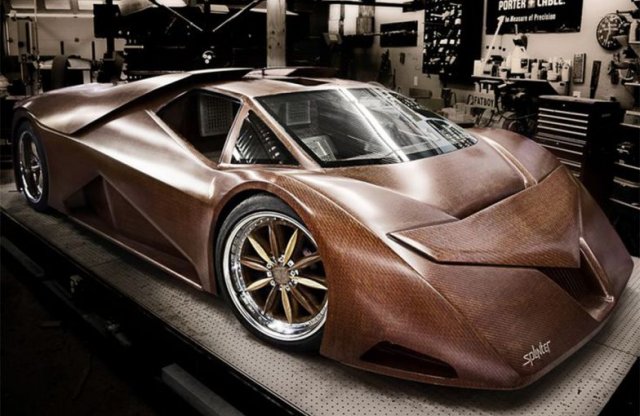 Fából faragott 600 lóerős királyfi