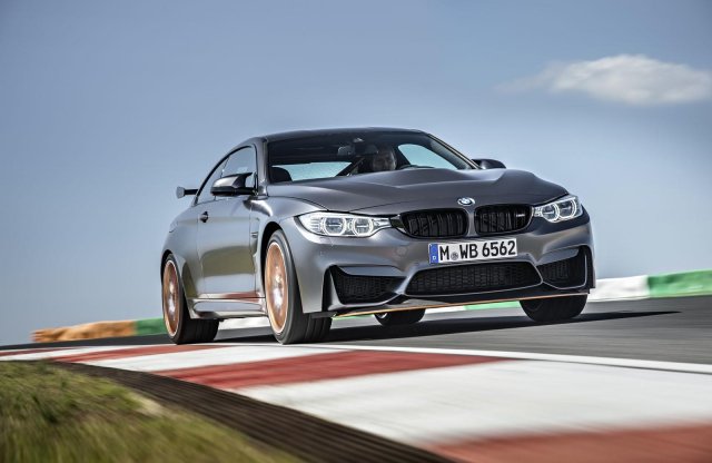 Szupersportautókat is elvert a  BMW M4 GTS