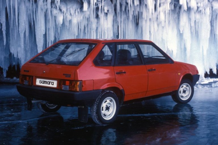 LADA SAMARA