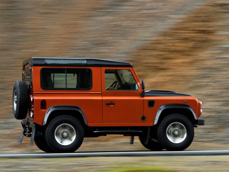 LAND ROVER DEFENDER