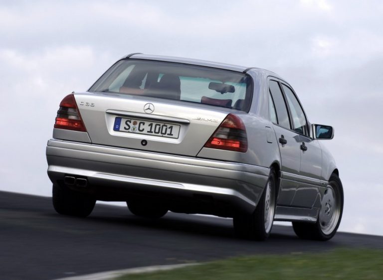 MERCEDES-BENZ C-OSZTÁLY
