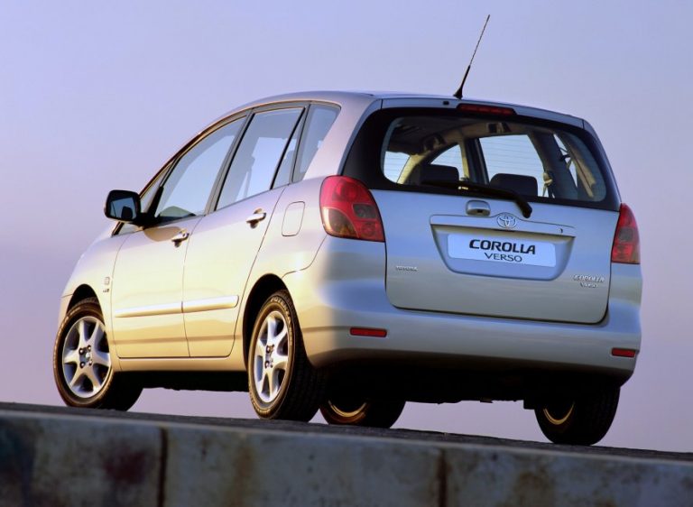 TOYOTA COROLLA VERSO