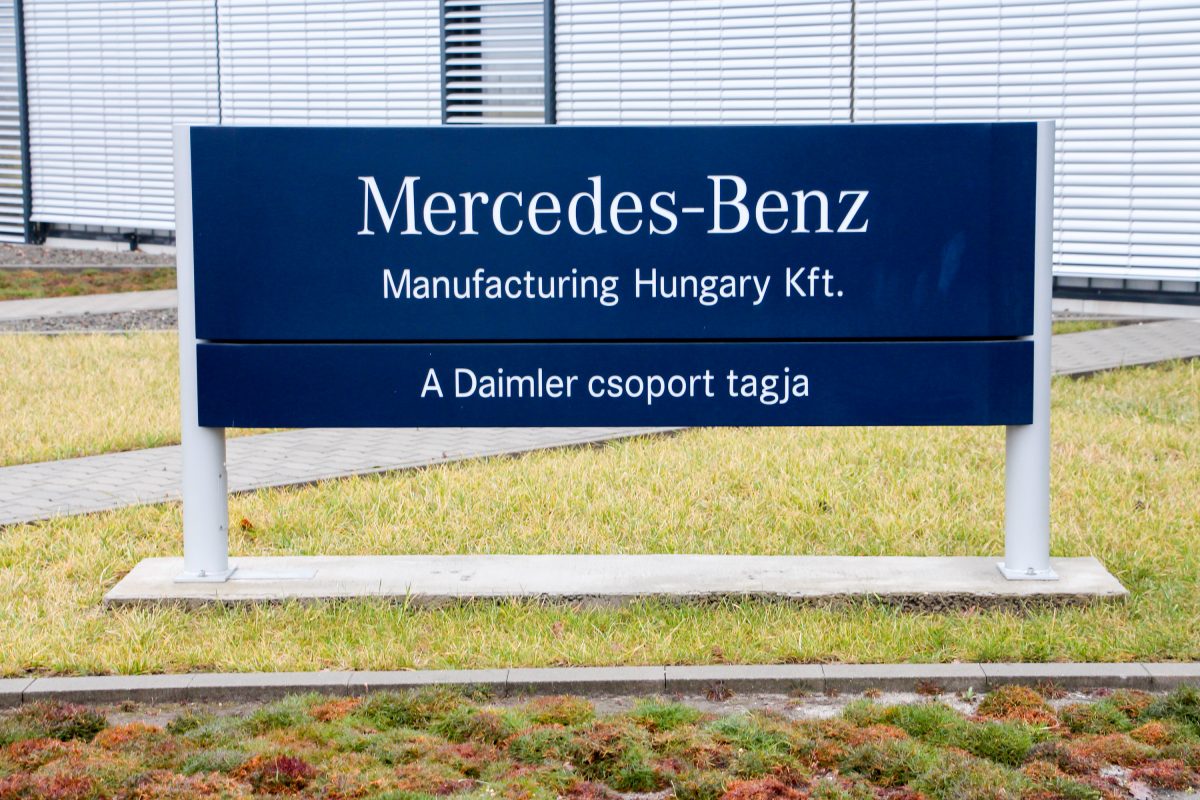 MERCEDES-BENZ