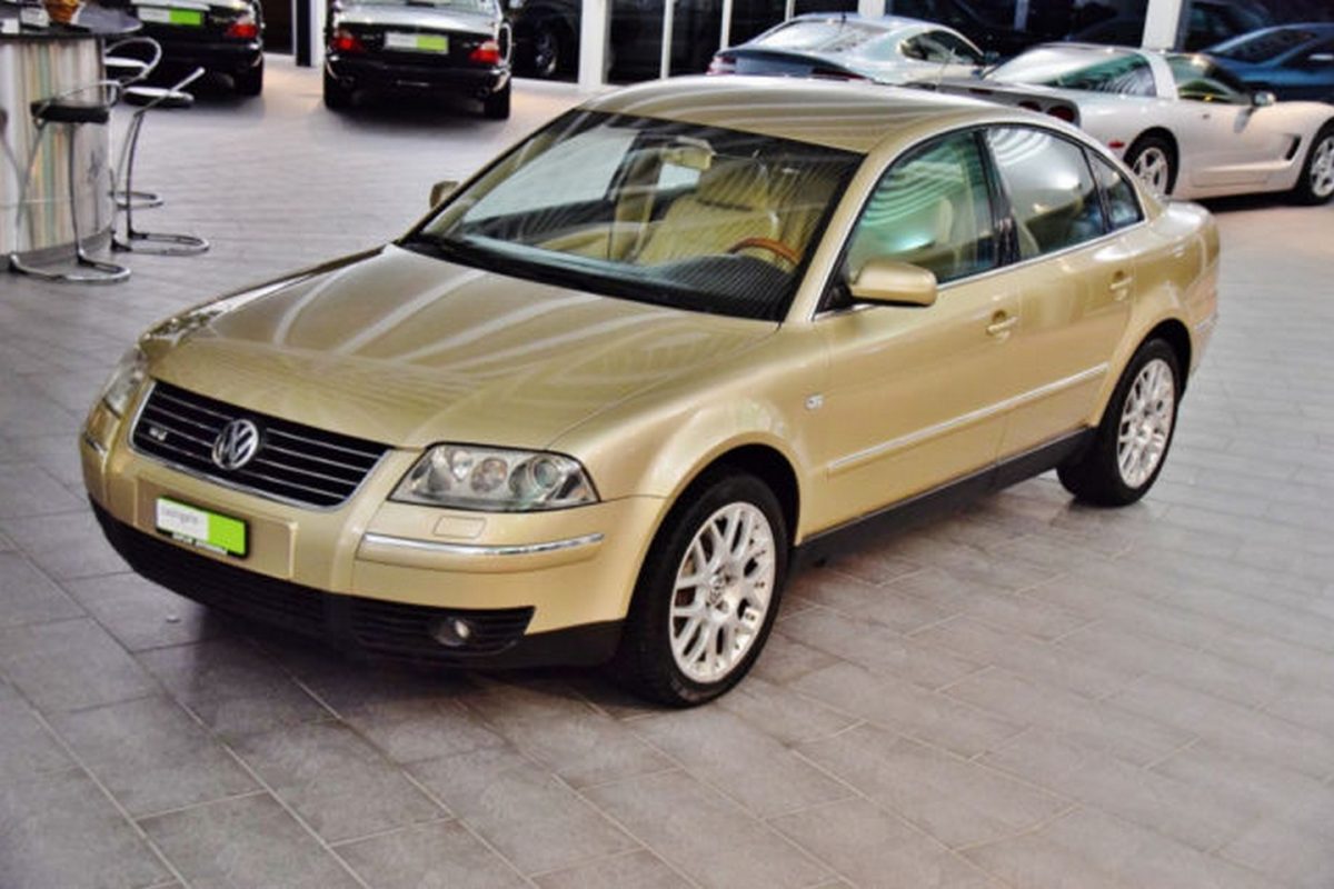 VOLKSWAGEN PASSAT