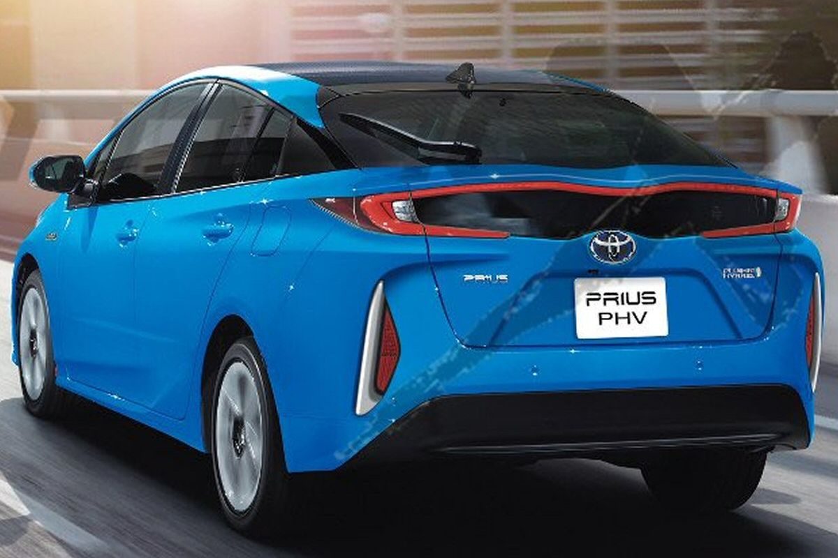TOYOTA PRIUS