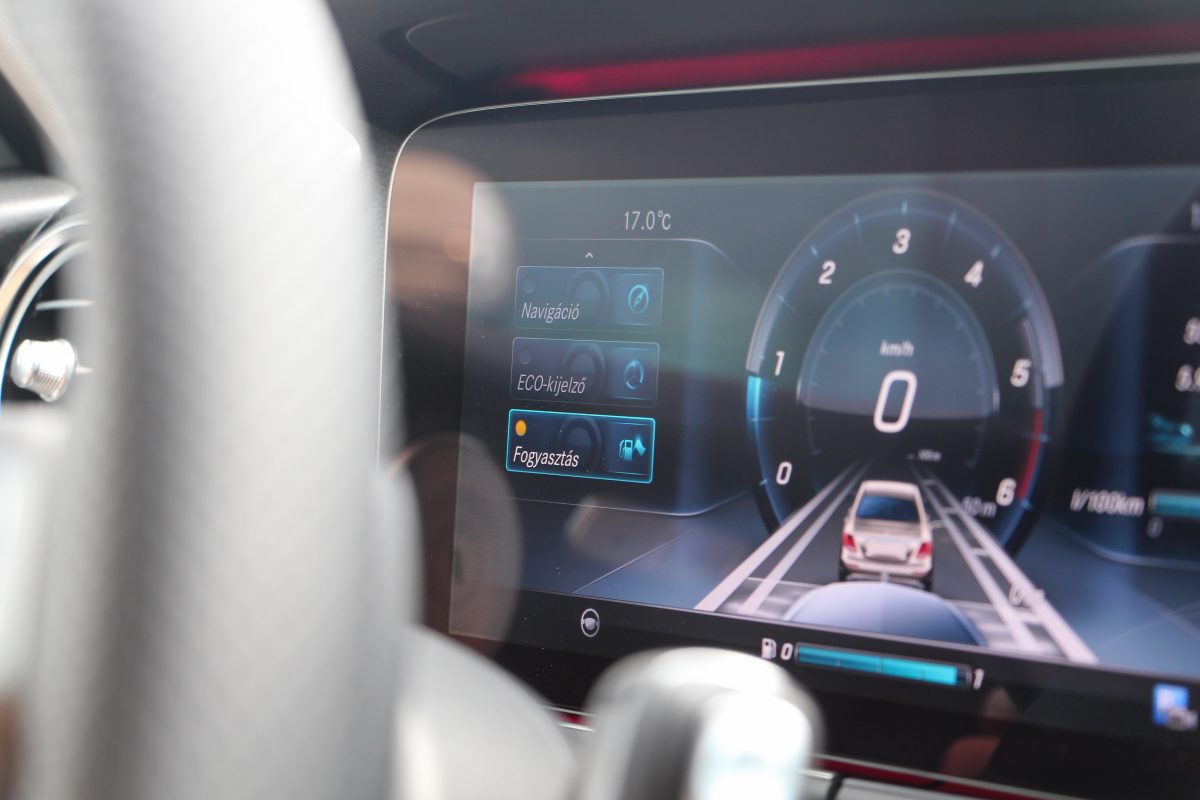 MERCEDES-BENZ E-OSZTÁLY