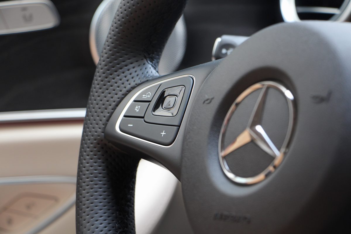 MERCEDES-BENZ E-OSZTÁLY