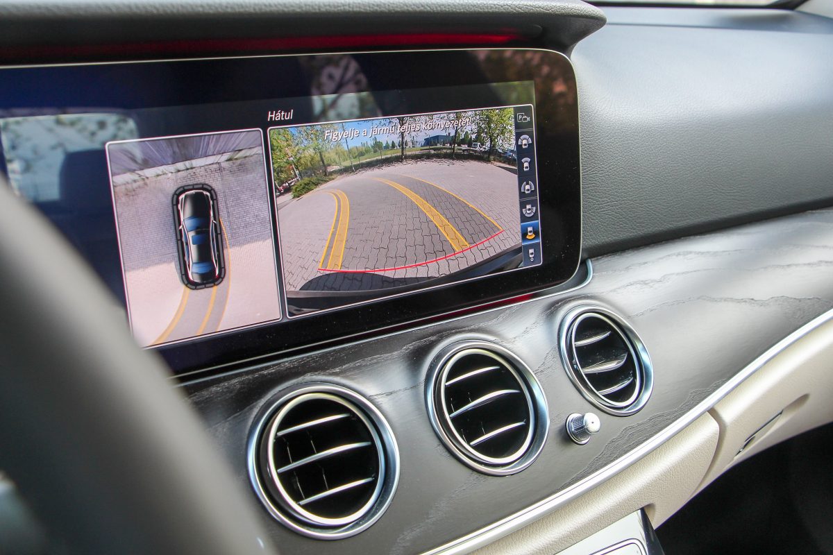 MERCEDES-BENZ E-OSZTÁLY