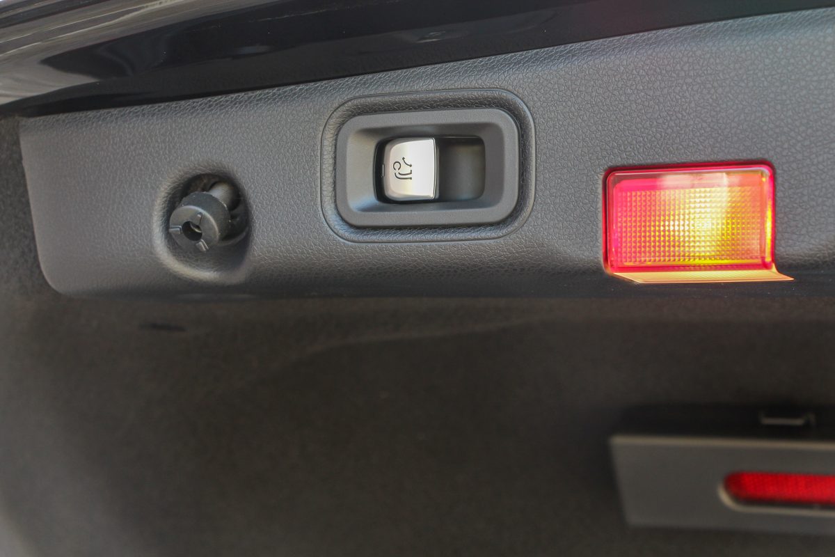 MERCEDES-BENZ E-OSZTÁLY