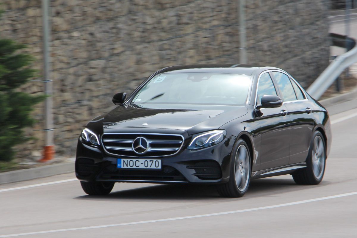 MERCEDES-BENZ E-OSZTÁLY