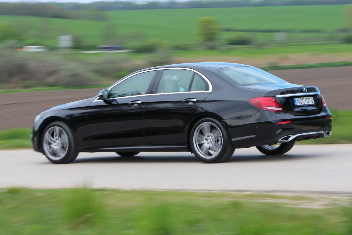 MERCEDES-BENZ E-OSZTÁLY