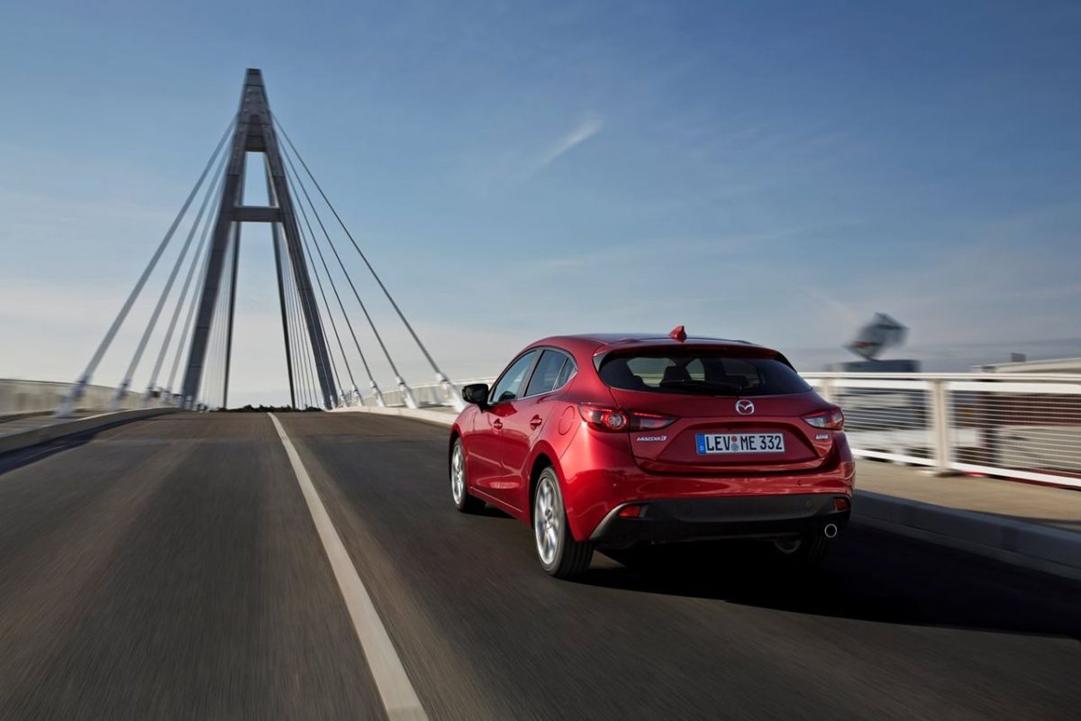 MAZDA 3