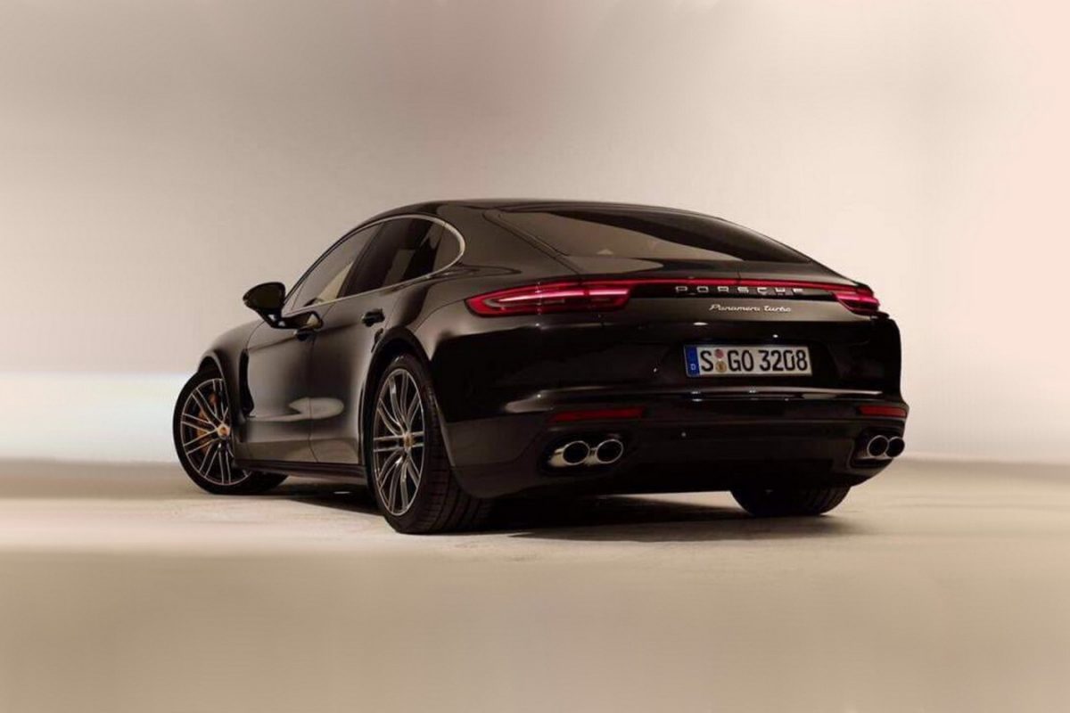 PORSCHE PANAMERA