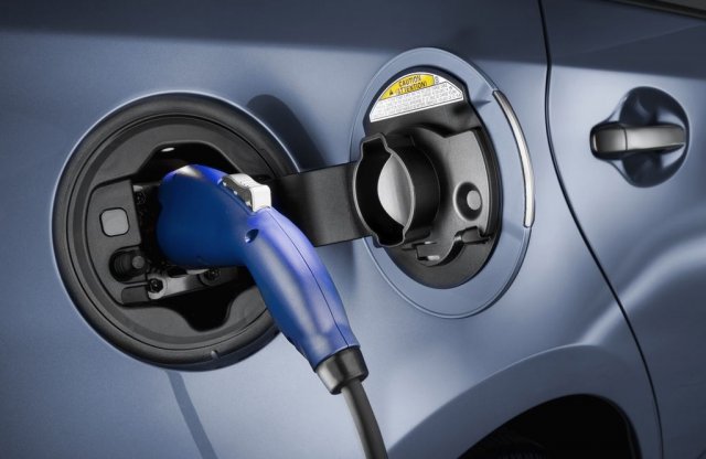 Mától éjszakai árammal is tölthetők a villanyautók