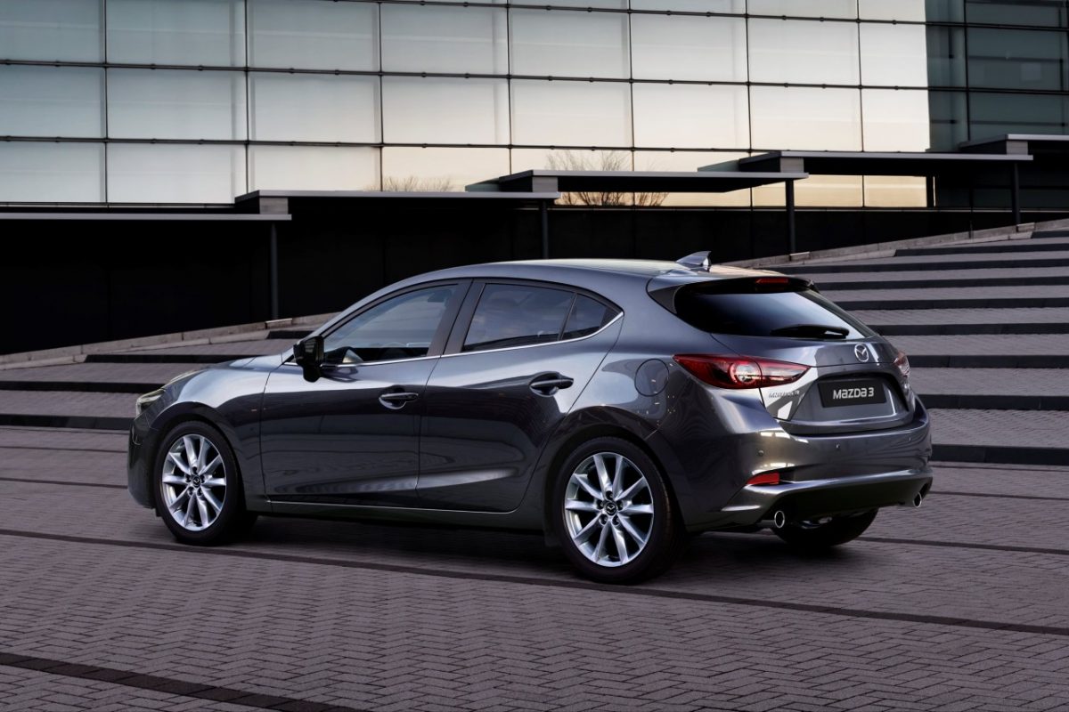 MAZDA 3