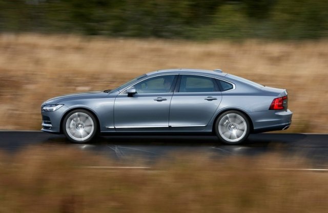 A Volvo S90-es az önvezetéssel guríthat nagyot