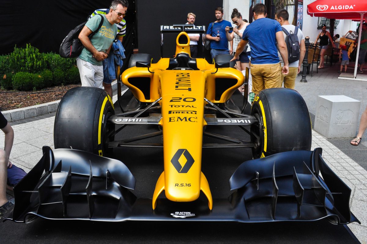RENAULT