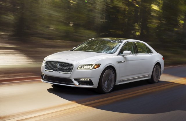 400 lóerős biturbó Lincoln Continental debütált Detroitban