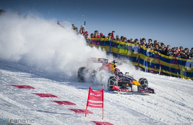 Délutáni pihentető: Forma-1-es autóval sípályán?