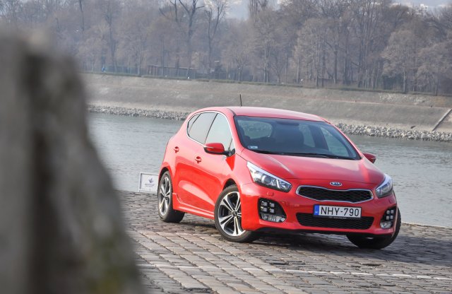 Maradnék inkább a réginél - Kia cee'd GT Line teszt