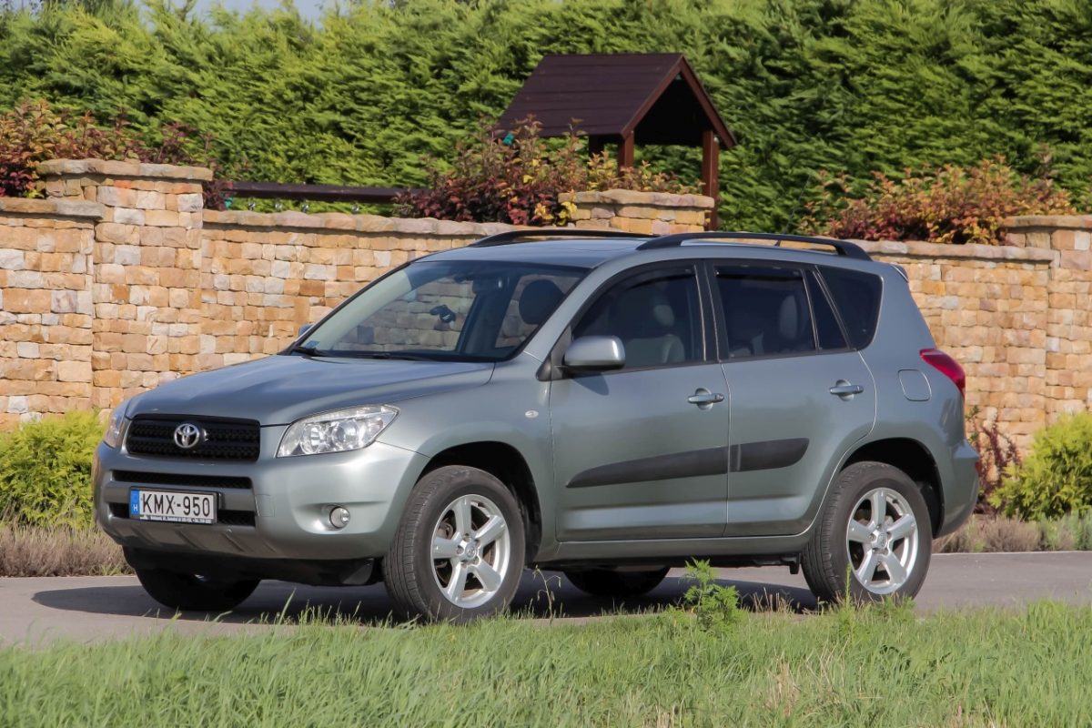 TOYOTA RAV 4