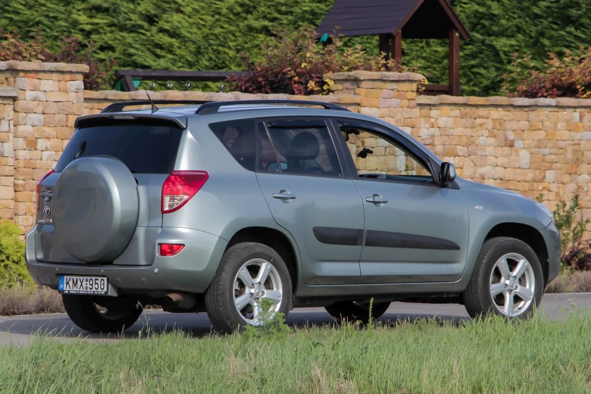 TOYOTA RAV 4
