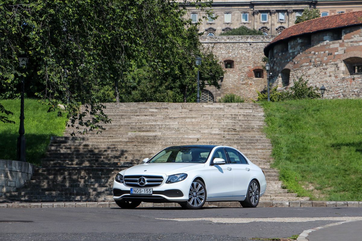 MERCEDES-BENZ E-OSZTÁLY