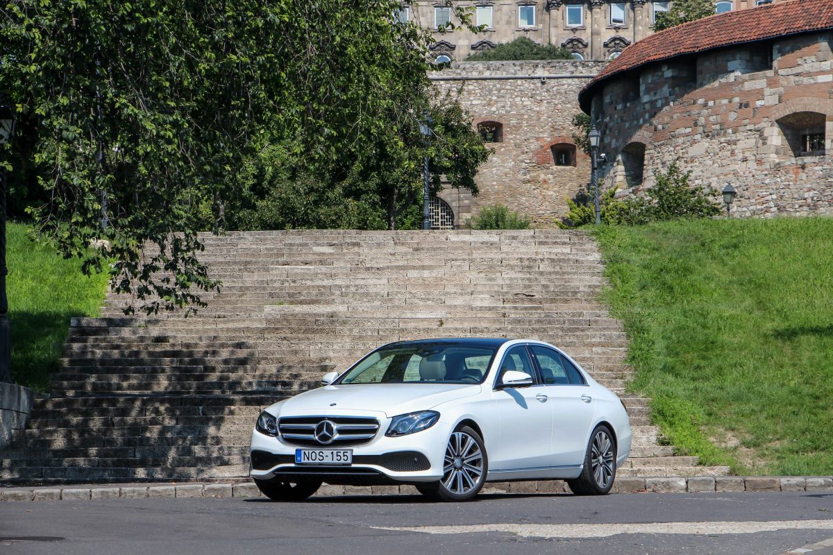 MERCEDES-BENZ E-OSZTÁLY