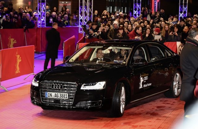 Vörös szőnyegen az Audi önjáró A8-asa