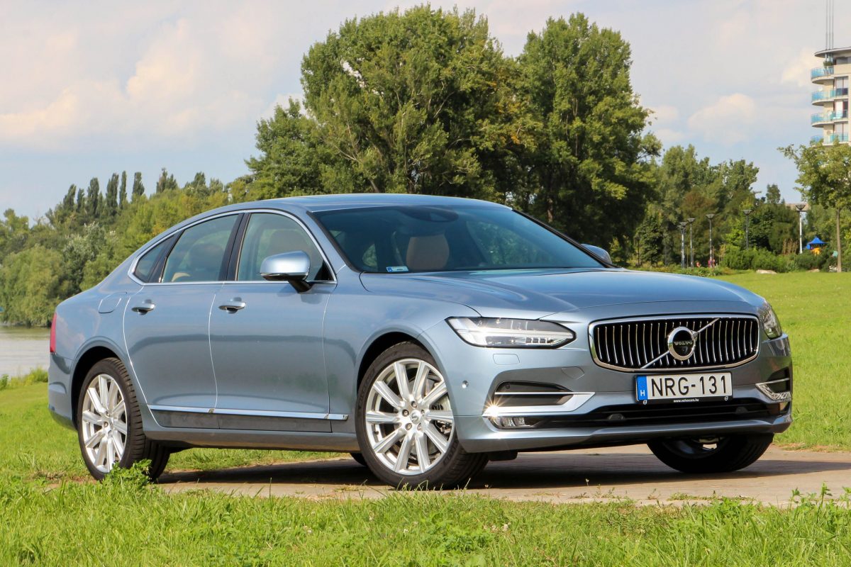 VOLVO S90