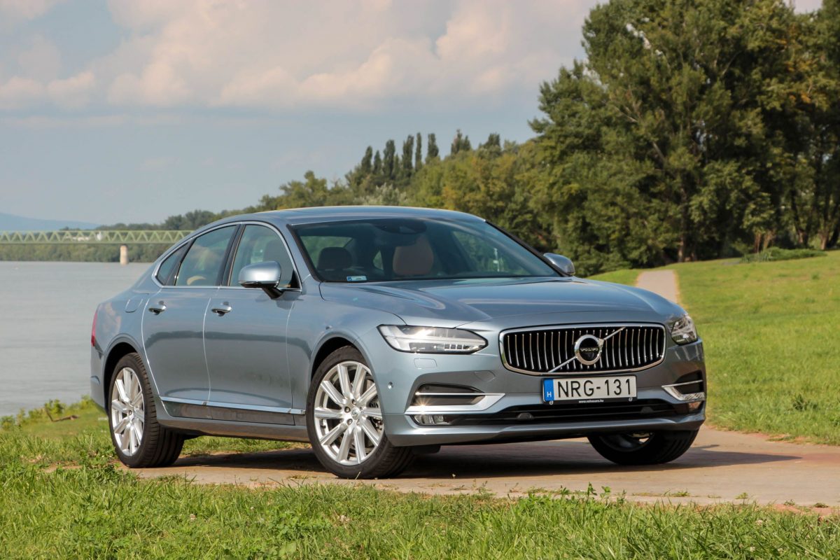 VOLVO S90