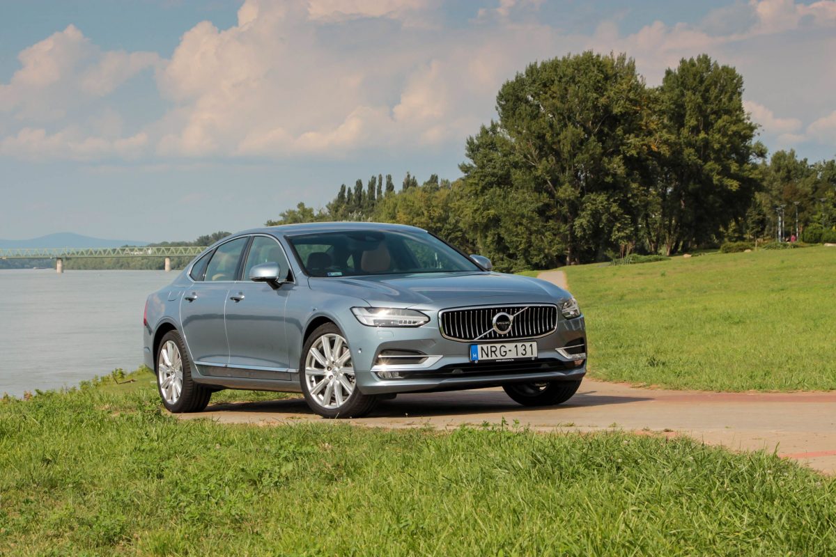 VOLVO S90
