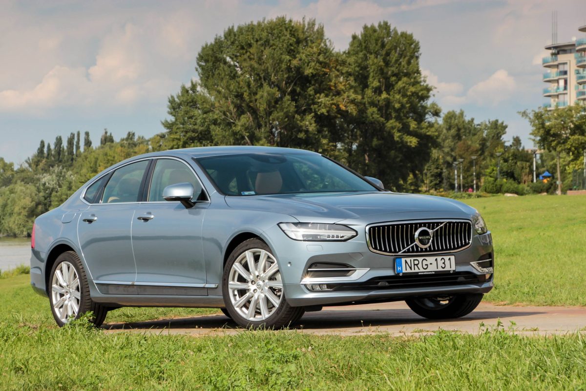 VOLVO S90