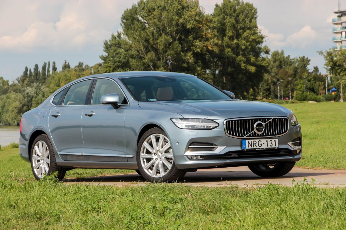 VOLVO S90