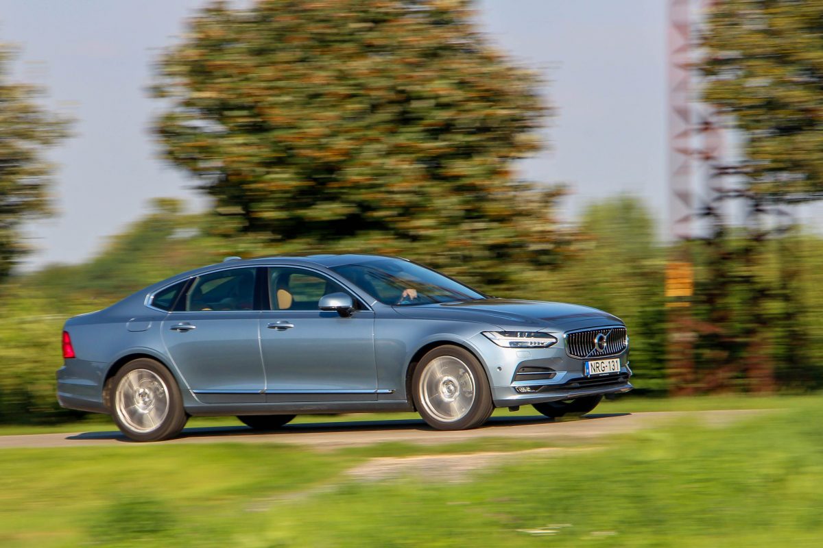 VOLVO S90