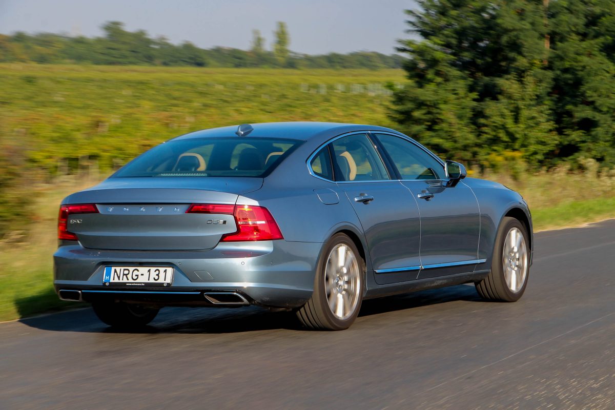 VOLVO S90