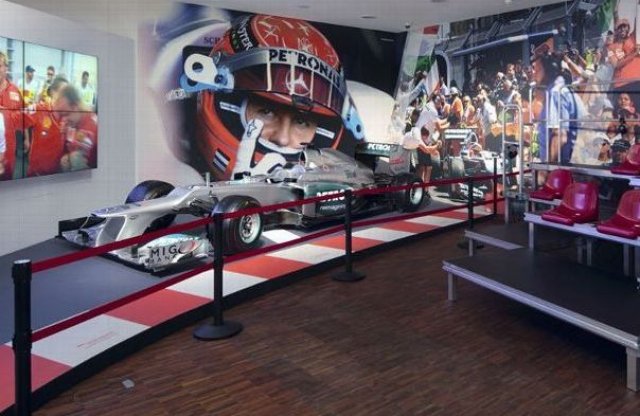 Kiállítás nyílt Michael Schumacher F1-múltjáról