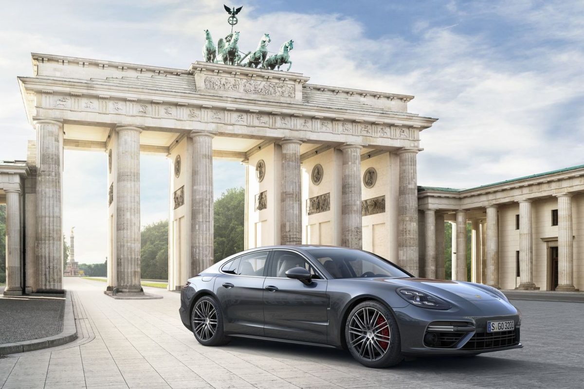 PORSCHE PANAMERA