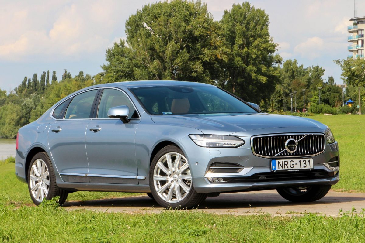 VOLVO S90