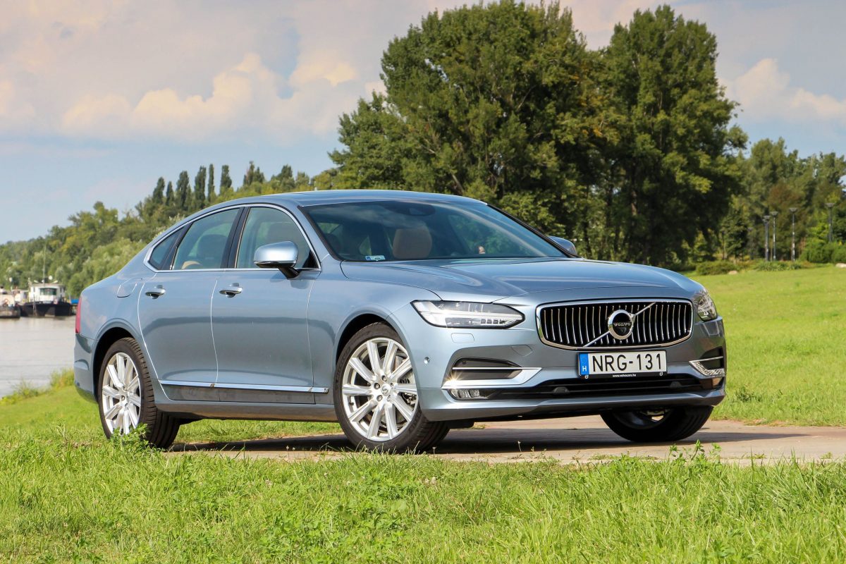 VOLVO S90
