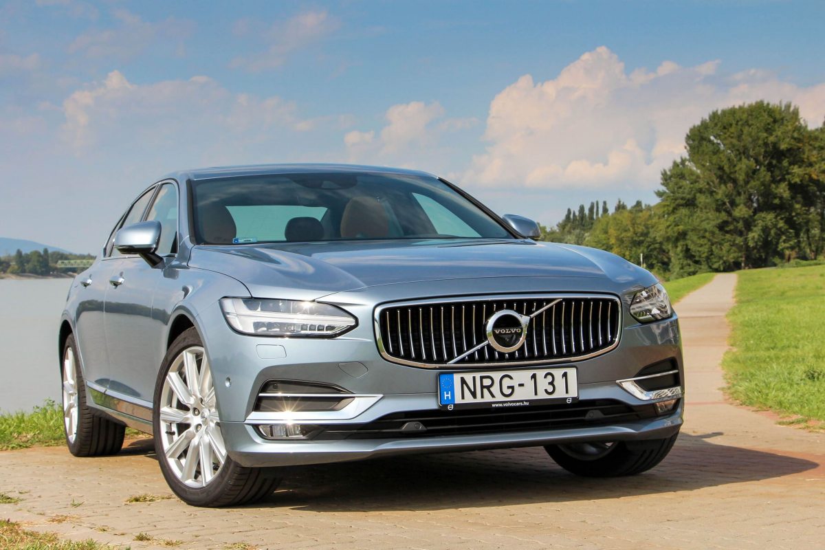 VOLVO S90