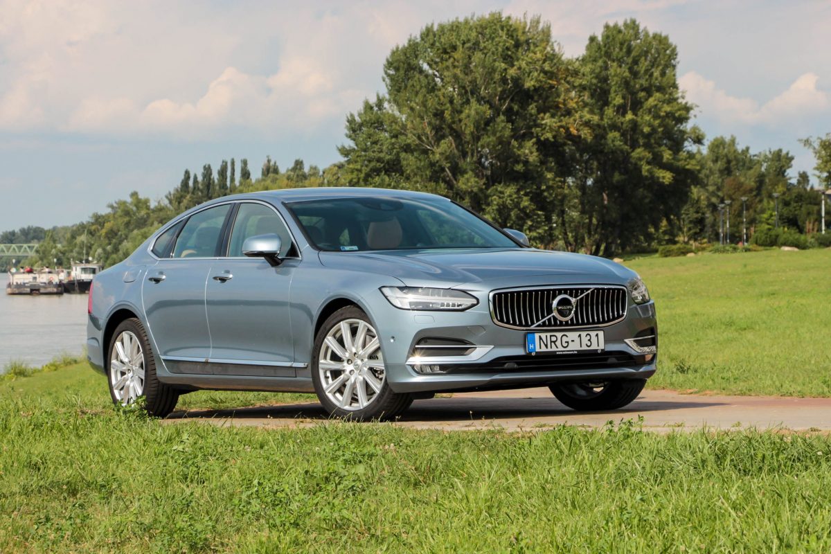 VOLVO S90