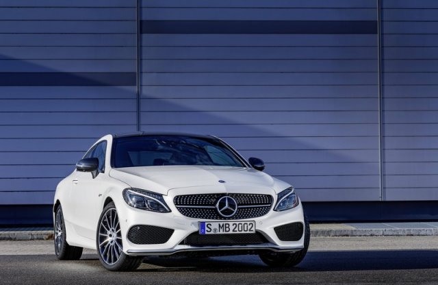 362 lóval jön a Mercedes-AMG C 43 Coupé